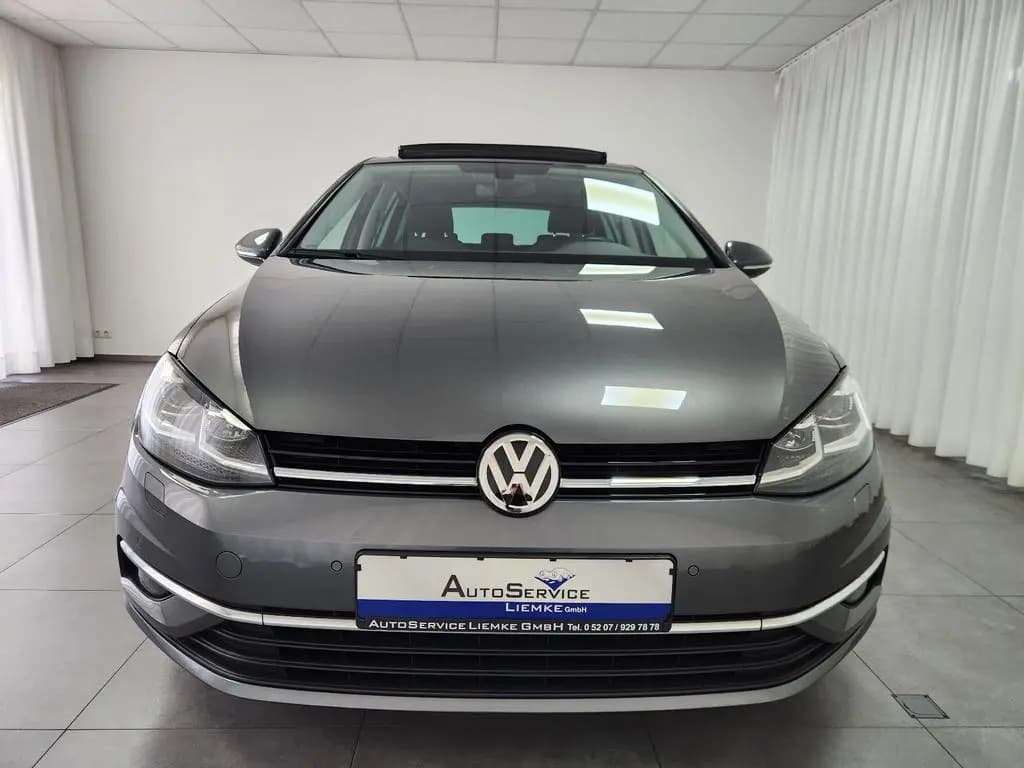 Main__Slider__Photo:Volkswagen Golf HIGHLINE DSG ACC Pano. CarPlay SHZ Virtual 05/2017-0