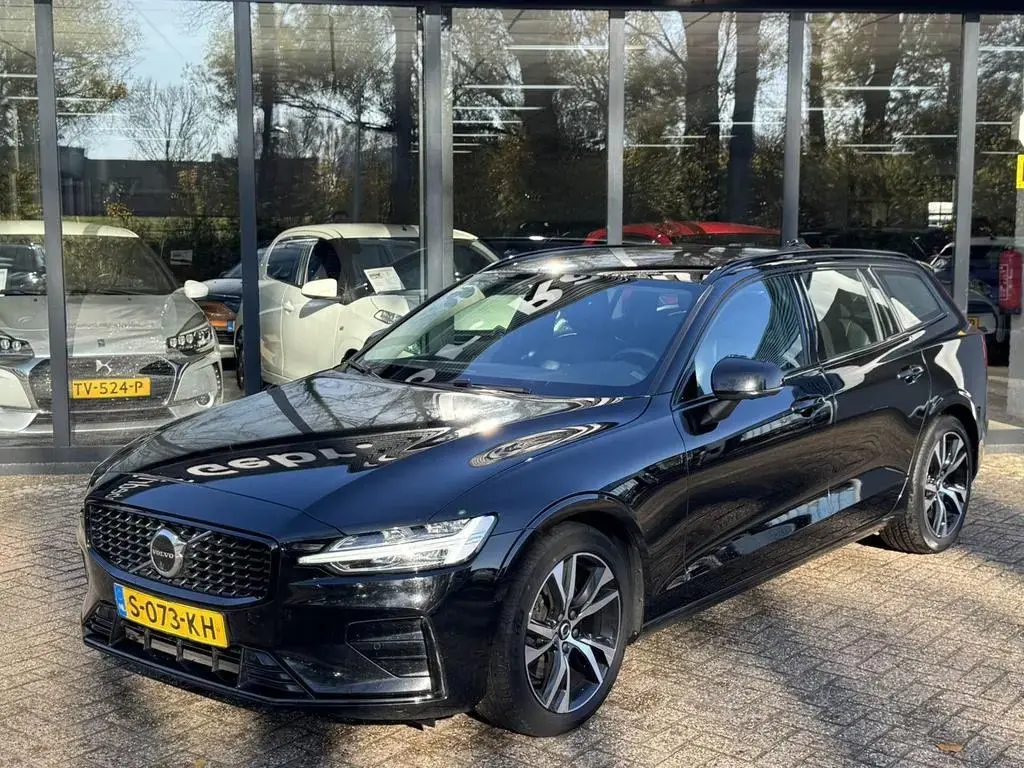 Main__Slider__Photo:Volvo V60 2.0 B4 Plus Dark*NEW MODEL*Camera*ACC*AHK* 02/2023-1