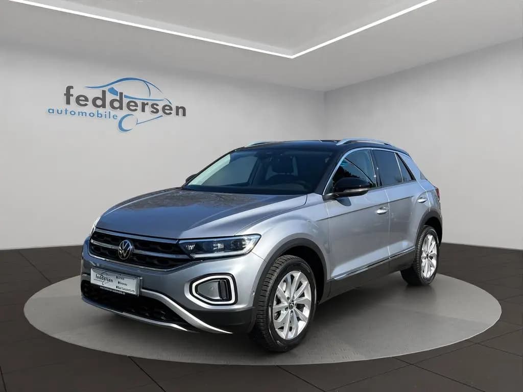 Main__Slider__Photo:Volkswagen T-Roc Style 1.5 TSI Business AHK Navi Sitzheizun 07/2022-0