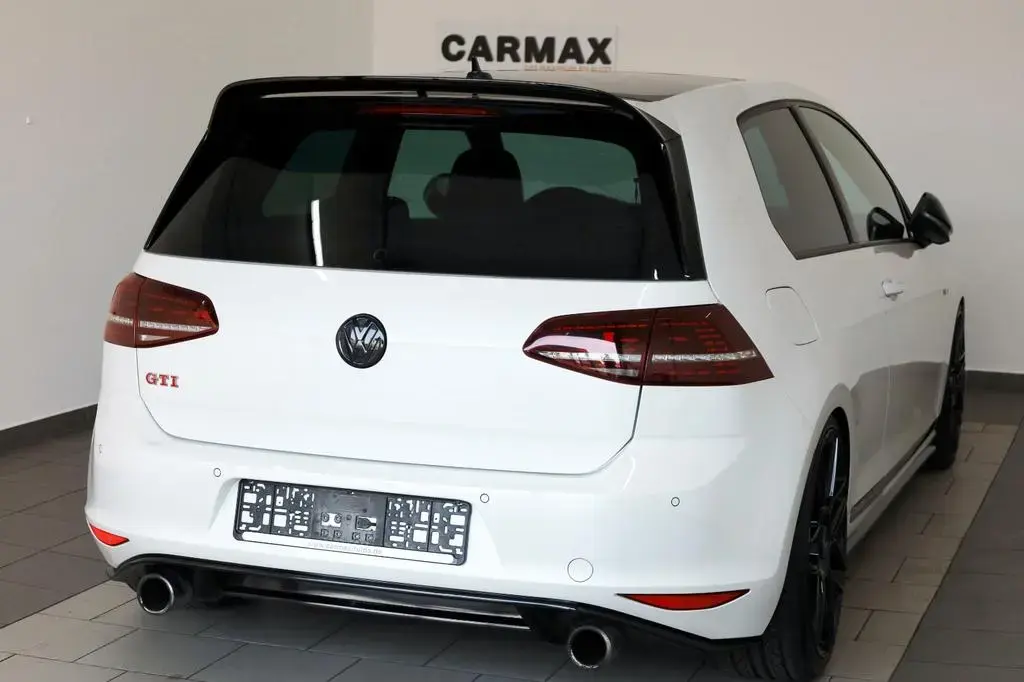Main__Slider__Photo:Volkswagen Golf VII Lim. GTI Clubsport Leder,Navi,Xenon,SD 09/2016-1