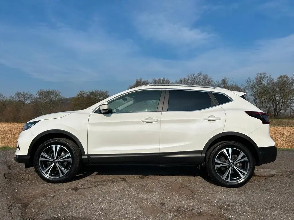 Main__Slider__Photo:Nissan Qashqai 1.3 DIG-T Shiro Klimaauto Kamera 02/2021-1