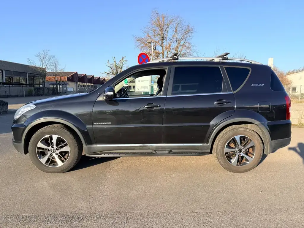 Main__Slider__Photo:Ssangyong REXTON Rexton W Sapphire 4WD 7 Sitzer 03/2016-1