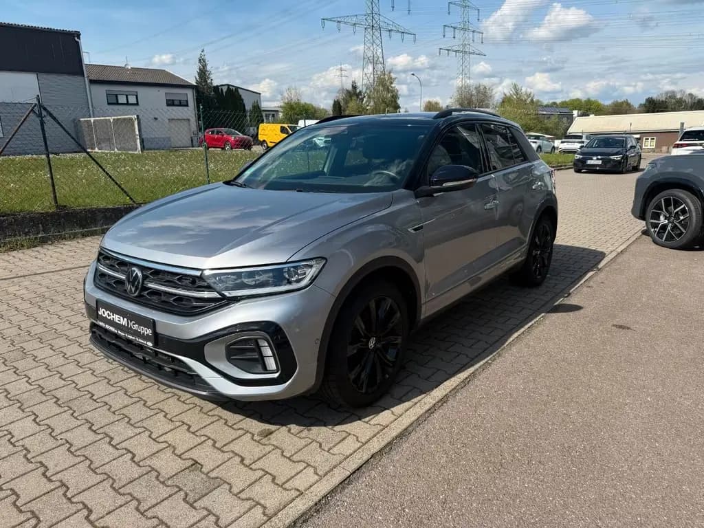 Main__Slider__Photo:Volkswagen T-Roc R-Line TSI 1,5 110 kW (150 PS) 7-Gang-DSG 08/2022-0