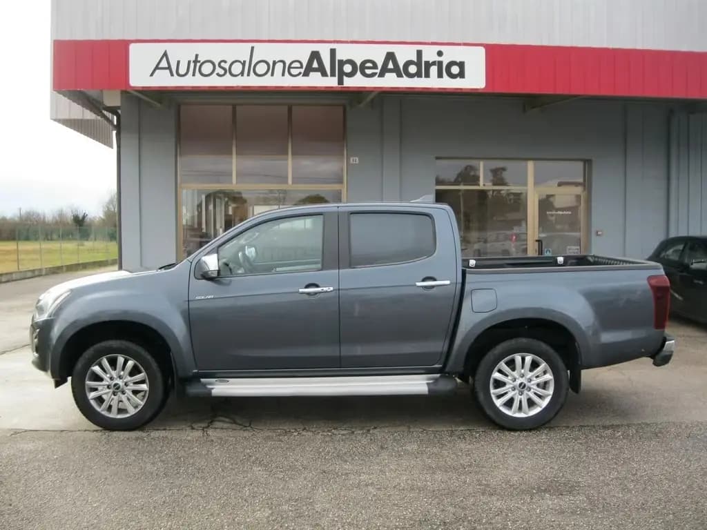 Main__Slider__Photo:Isuzu D-Max 1.9 Crew Cab 4X4 A/T Solar Plus 12/2020-0
