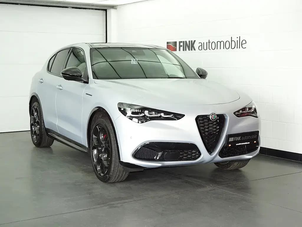 Main__Slider__Photo:Alfa Romeo Stelvio 2.2 D Competizione Q4 ALLRAD LEDER AHK 11/2023-0