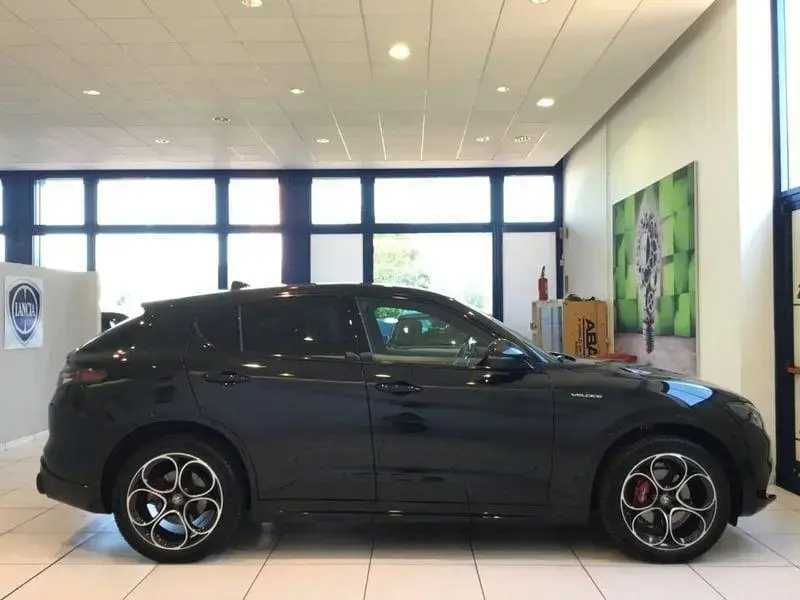 Main__Slider__Photo:Alfa Romeo Stelvio 2.2 TD 210 CV Veloce AT8 Q4 M 02/2025-1