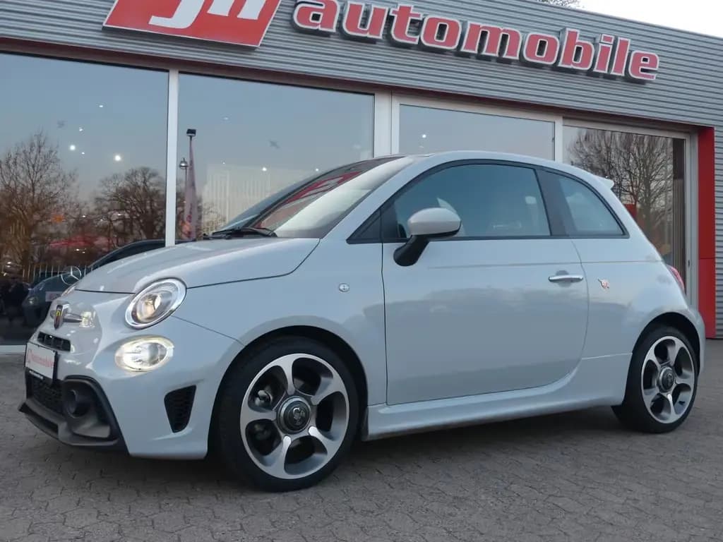Main__Slider__Photo:Abarth 595 Vollleder*Klima*PDC*8-fach*Navi*ab 269€ 02/2022-0