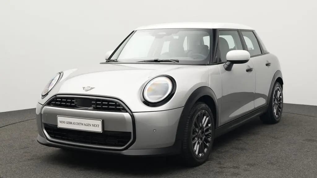 Main__Slider__Photo:MINI Cooper C 5-Türer 03/2025-0