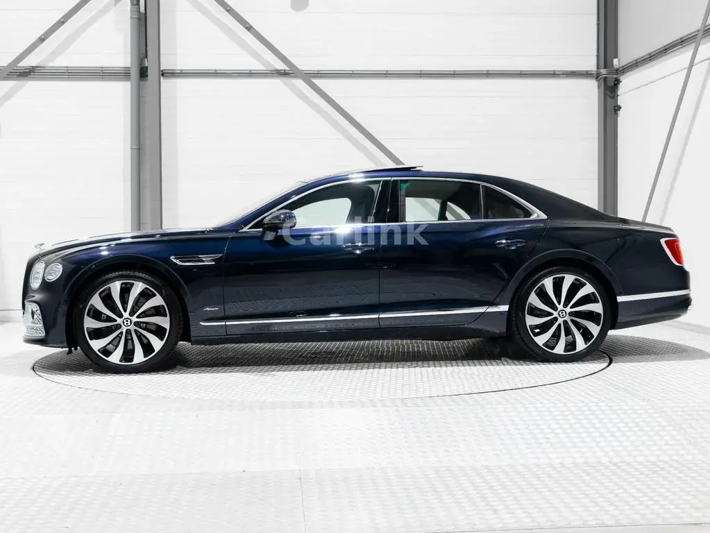 Main__Slider__Photo:Bentley Flying Spur Azure Hybrid -TOURING SPEC- 75KM! 08/2023-1
