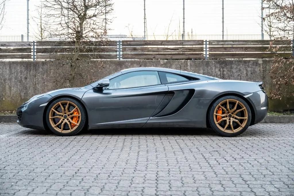 Main__Slider__Photo:McLaren MP4-12C 3.8 V8 03/2012-0