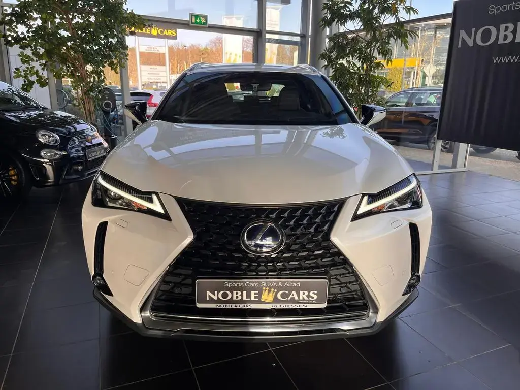 Main__Slider__Photo:Lexus UX 250 h Launch Edition LED NAV SHZ RFK 07/2019-1