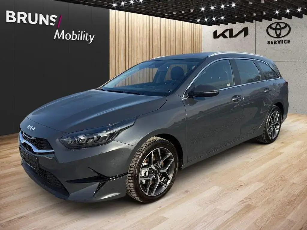 Main__Slider__Photo:Kia Ceed Sportswagon 1.5T DCT Spirit Navi Kamera SHZ 05/2025-1
