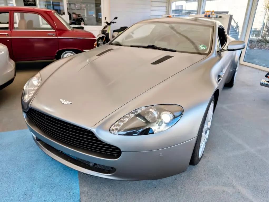 Main__Slider__Photo:Aston Martin V8 Vantage 4.7l Sportshift , Einzelstück 07/2009-0