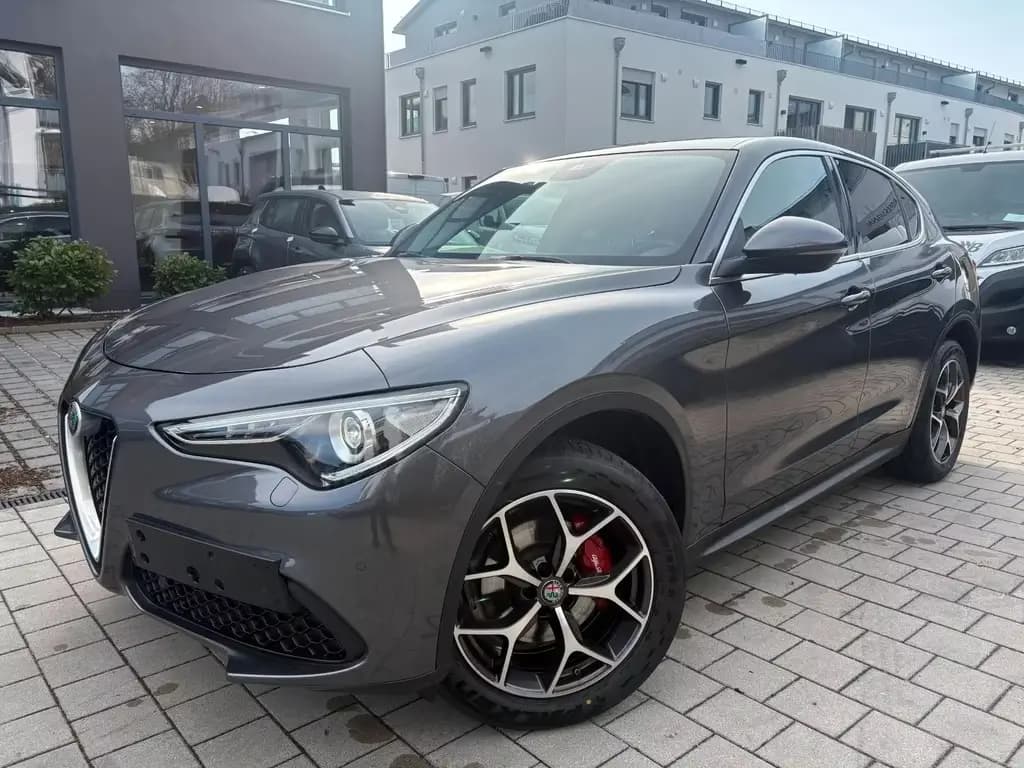 Main__Slider__Photo:Alfa Romeo Stelvio Super Q4 08/2019-0