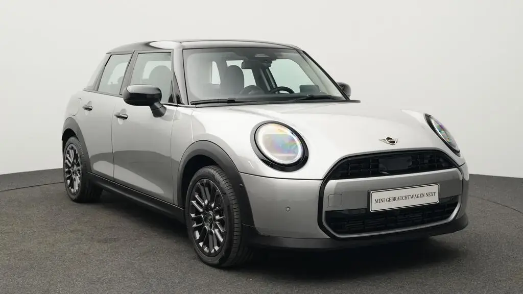 Main__Slider__Photo:MINI Cooper C 5-Türer 03/2025-1