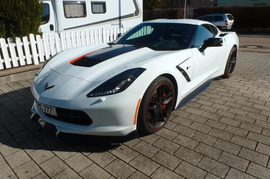 Main__Slider__Photo:Corvette C7 AT8 Stingray Red Ed. TOP gepfl. EU, VOLL 03/2019-0