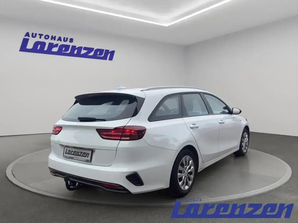 Main__Slider__Photo:Kia Ceed Sportswagon T-GDI 1.0 DAB Spurhalteass. Fer 05/2022-1