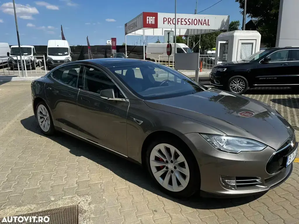 Main__Slider__Photo:Tesla Model S P90D free supercharging 12/2015-1