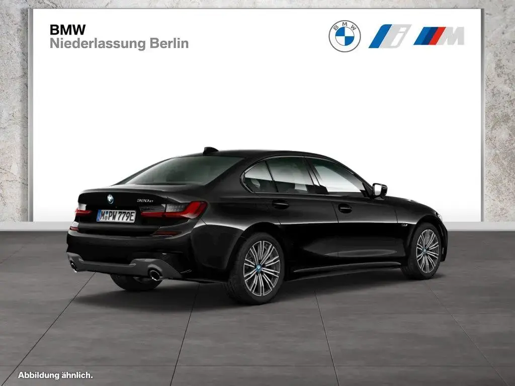 Main__Slider__Photo:BMW 3 Series 320e Limousine M Sport LiveCockpitProf Kamera 04/2022-1