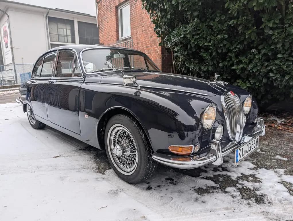 Main__Slider__Photo:Jaguar S-Type 1966 Oldtimer mit Video 06/1966-0