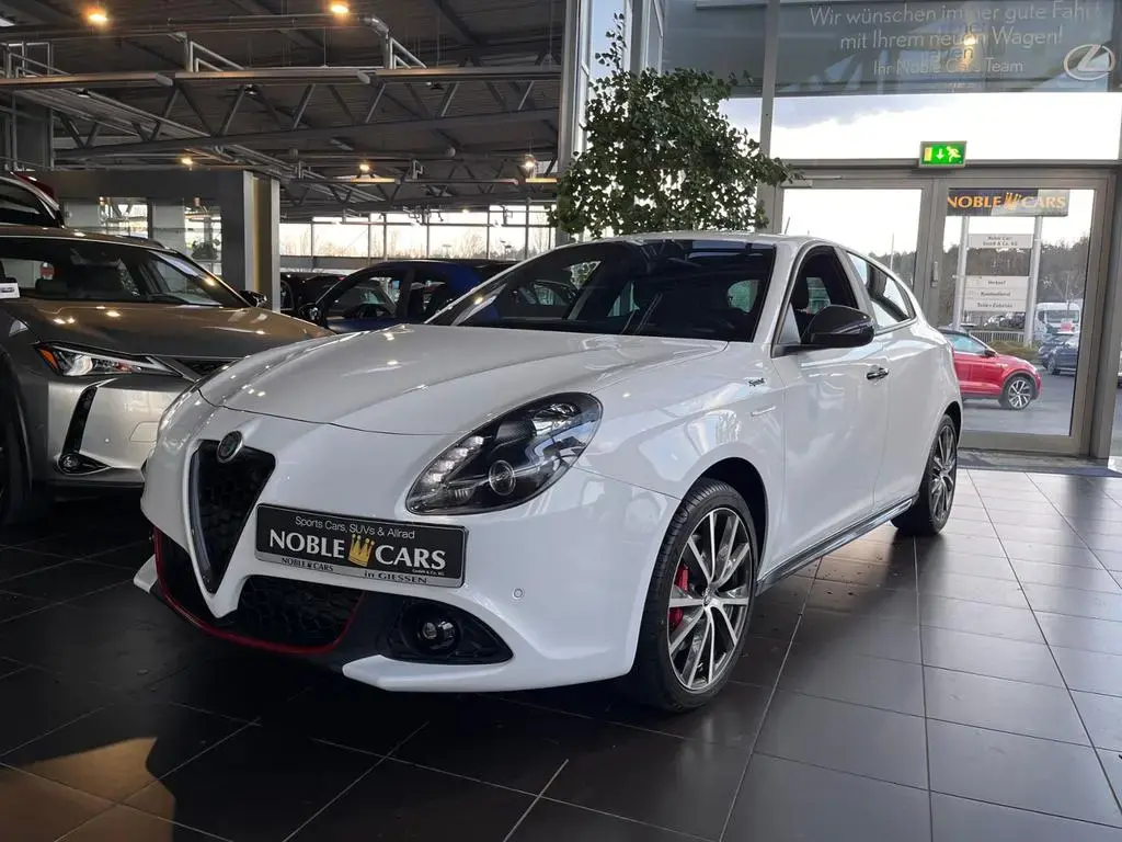 Main__Slider__Photo:Alfa Romeo Giulietta Sprint FINAL EDIT. NAV PDC SHZ 05/2021-1