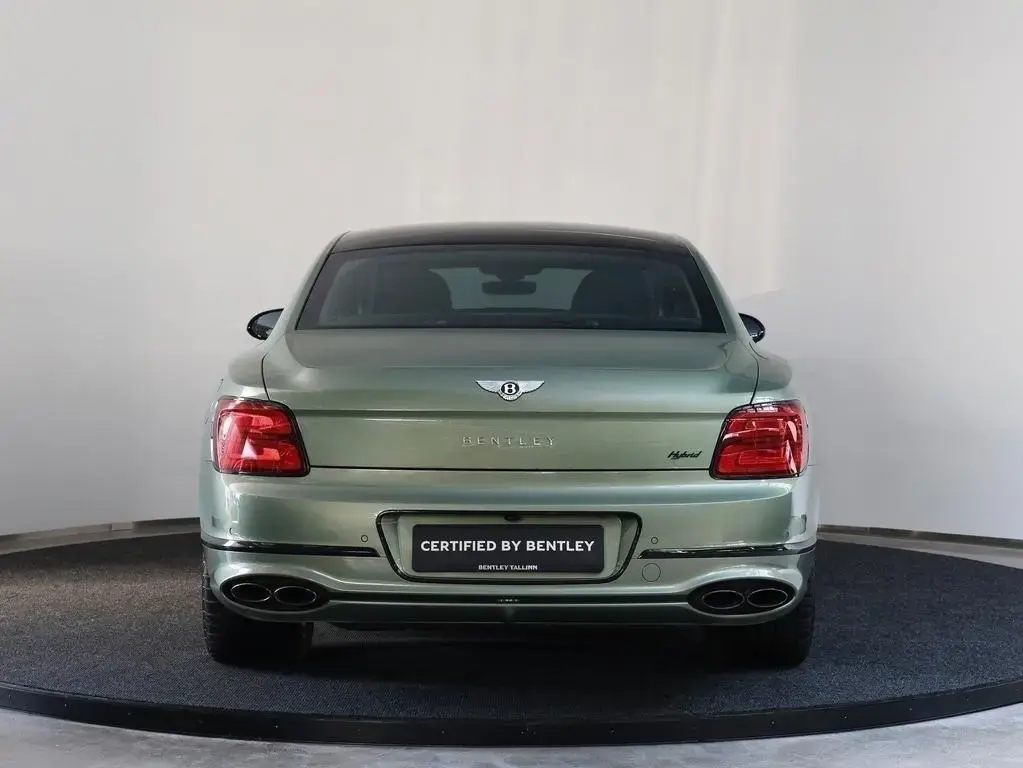 Main__Slider__Photo:Bentley Flying Spur S Hybrid 01/2025-1