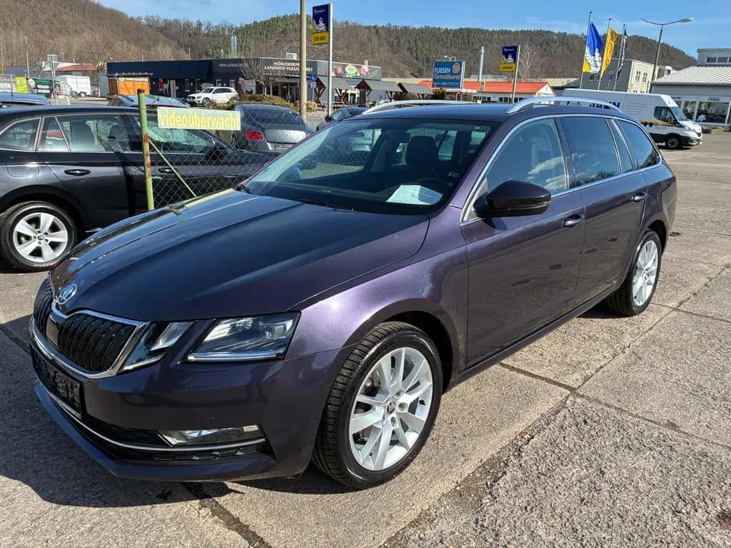 Main__Slider__Photo:Skoda Octavia Combi Premium Edition 11/2019-0