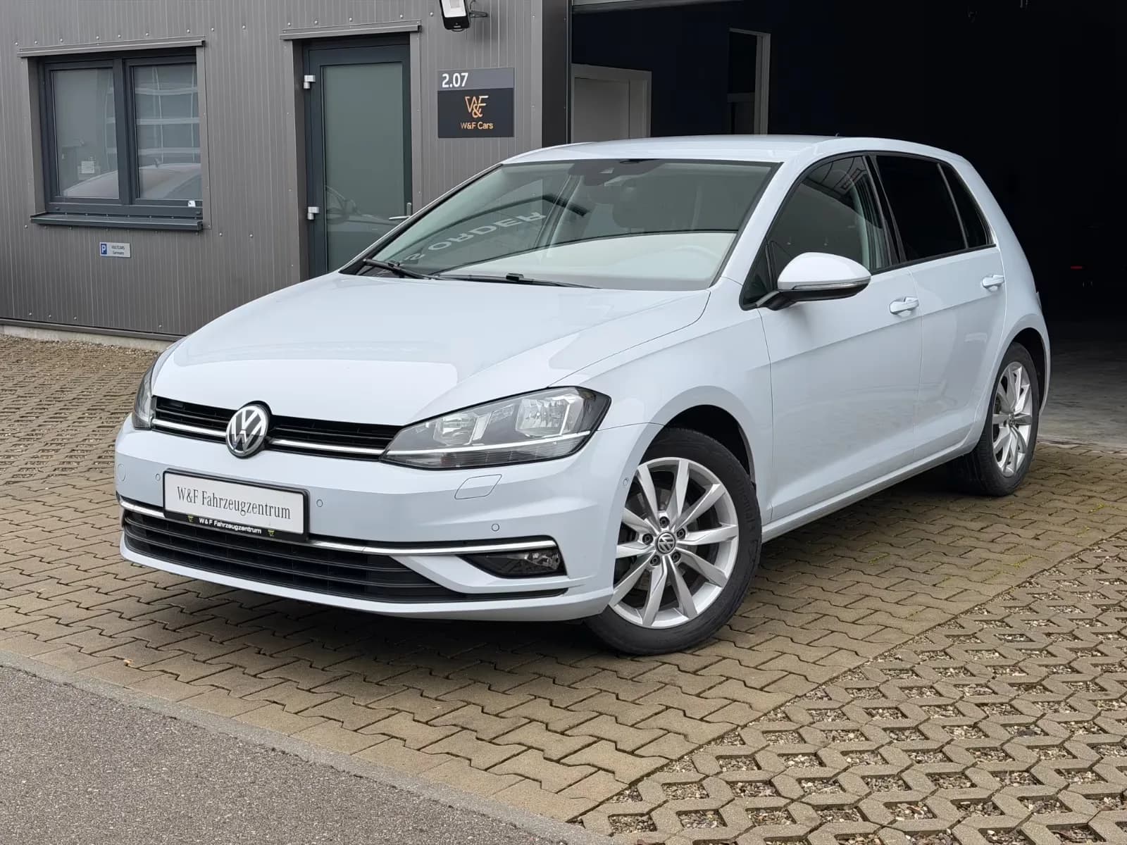 Main__Slider__Photo:Volkswagen Golf 05/2017-0