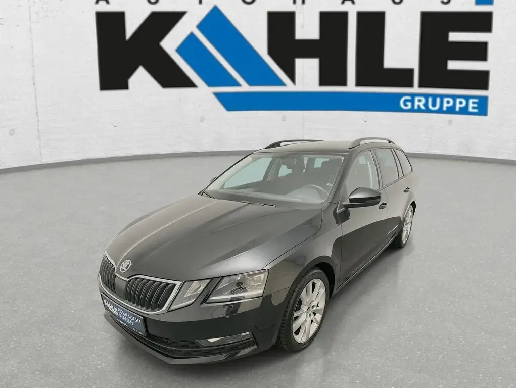 Main__Slider__Photo:Skoda Octavia Combi 1.8 TFSI DSG Drive 10/2017-1