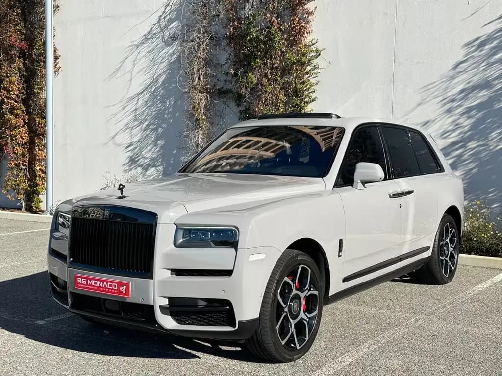 Main__Slider__Photo:Rolls-Royce Cullinan Black Badge 12/2021-0