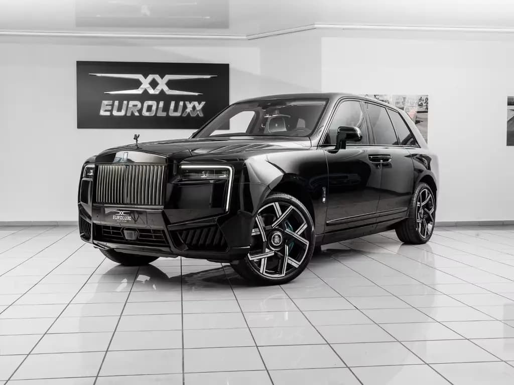Main__Slider__Photo:Rolls-Royce Cullinan Series II Black Badge /4Seats/PROD.2026 03/2026-0