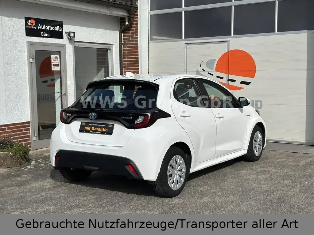 Main__Slider__Photo:Toyota Yaris Hybrid Business Edition/Kamera/Aut./SHZ/ 12/2021-1