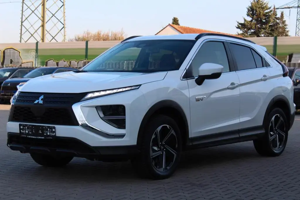 Main__Slider__Photo:Mitsubishi Eclipse Cross 2.4 R.Kamera Sitzhzg 4WD 11/2021-1