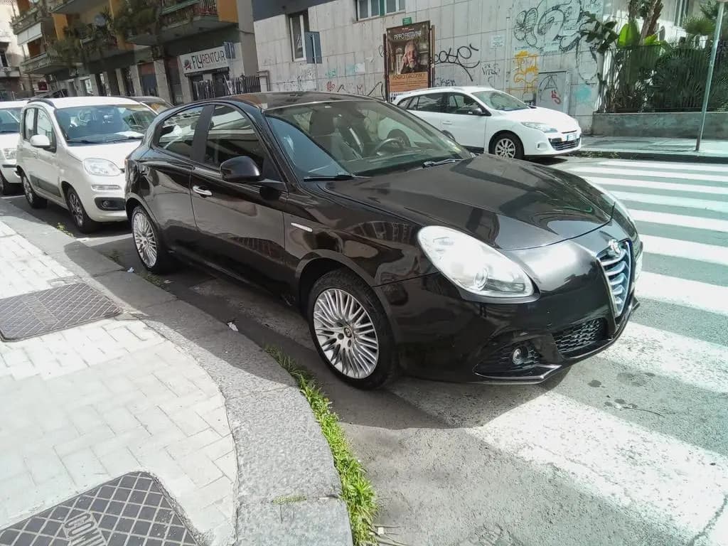 Main__Slider__Photo:Alfa Romeo Giulietta 1.4 Turbo 105 CV Progressio 07/2013-0