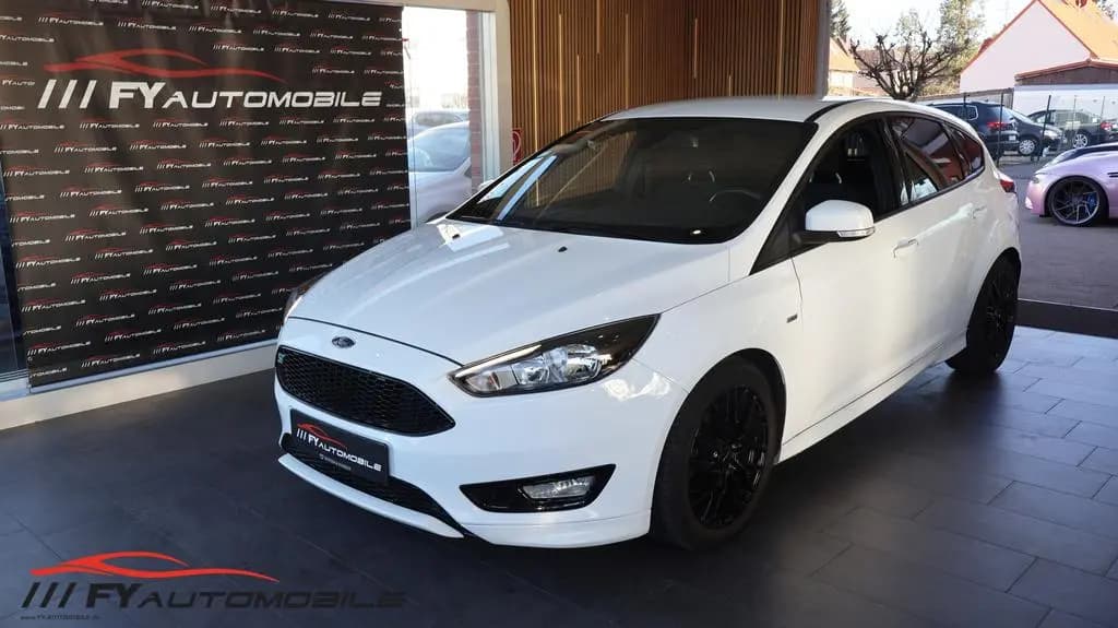 Main__Slider__Photo:Ford Focus ECO Boost 1.0 ST Line 8xBereift 05/2017-0