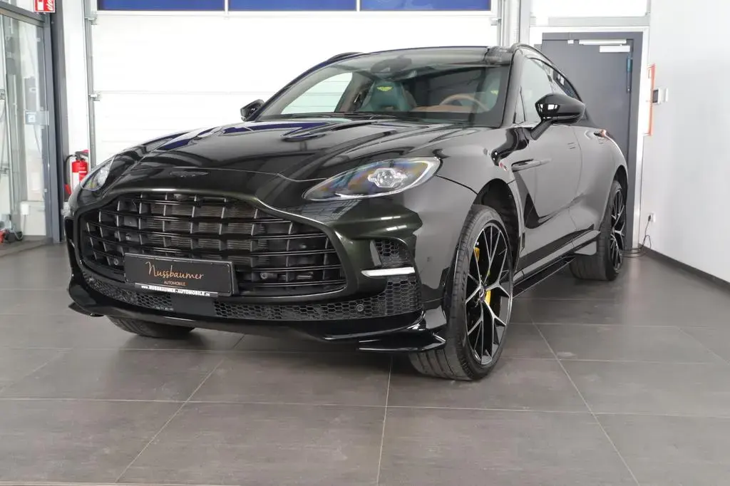 Main__Slider__Photo:Aston Martin DBX V8 707 minotaurgreen 23 Zoll Leather Q SEMI 02/2024-1