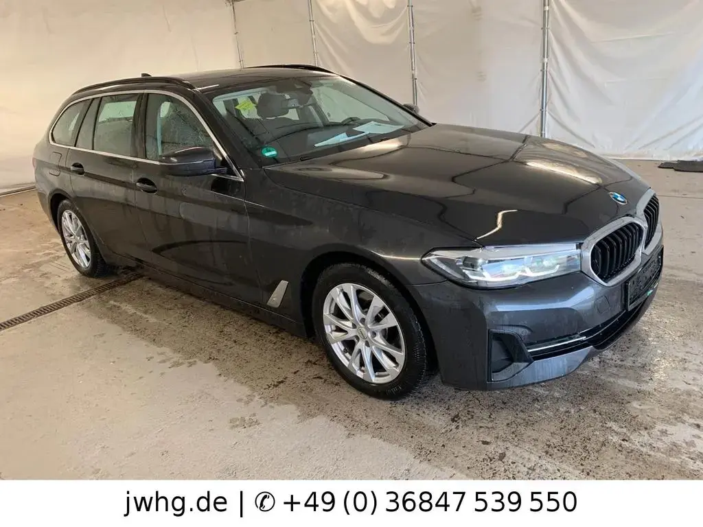 Main__Slider__Photo:BMW 5 Series 520 d Touring LED | KAMERA | VOLL-LEDER | AHK 08/2022-1