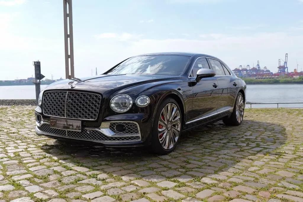 Main__Slider__Photo:Bentley Flying Spur W12 Mullinier 05/2023-0