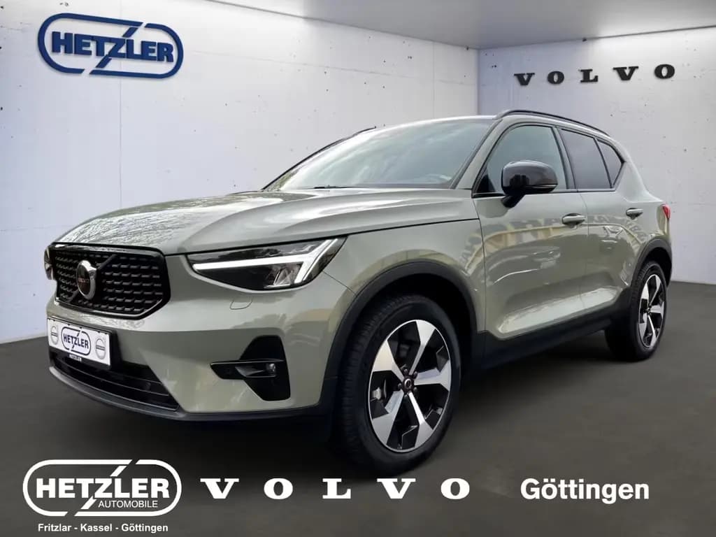 Main__Slider__Photo:Volvo XC40 Plus Dark 2WD B4 EU6d Digitales Cockpit Mem 07/2024-0