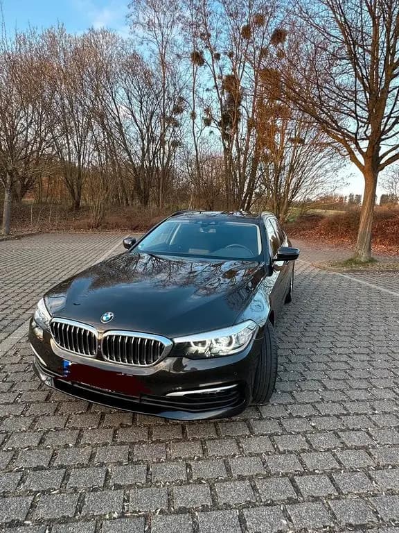 Main__Slider__Photo:BMW 5 Series BMW 520d Touring 8f Bereifung EZ 07/20... 07/2019-0