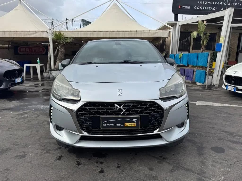 Main__Slider__Photo:DS Automobiles DS3 Ds DS3 3 PureTech turbo 110 S&S So Chic 02/2017-0