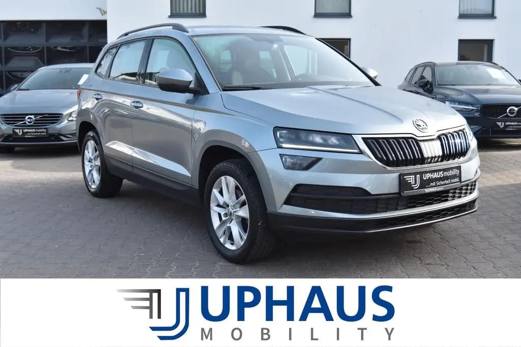 Main__Slider__Photo:Skoda Karoq Ambition 1,0 TSI LED/Klimaa./AHK/Varioflex 04/2019-0