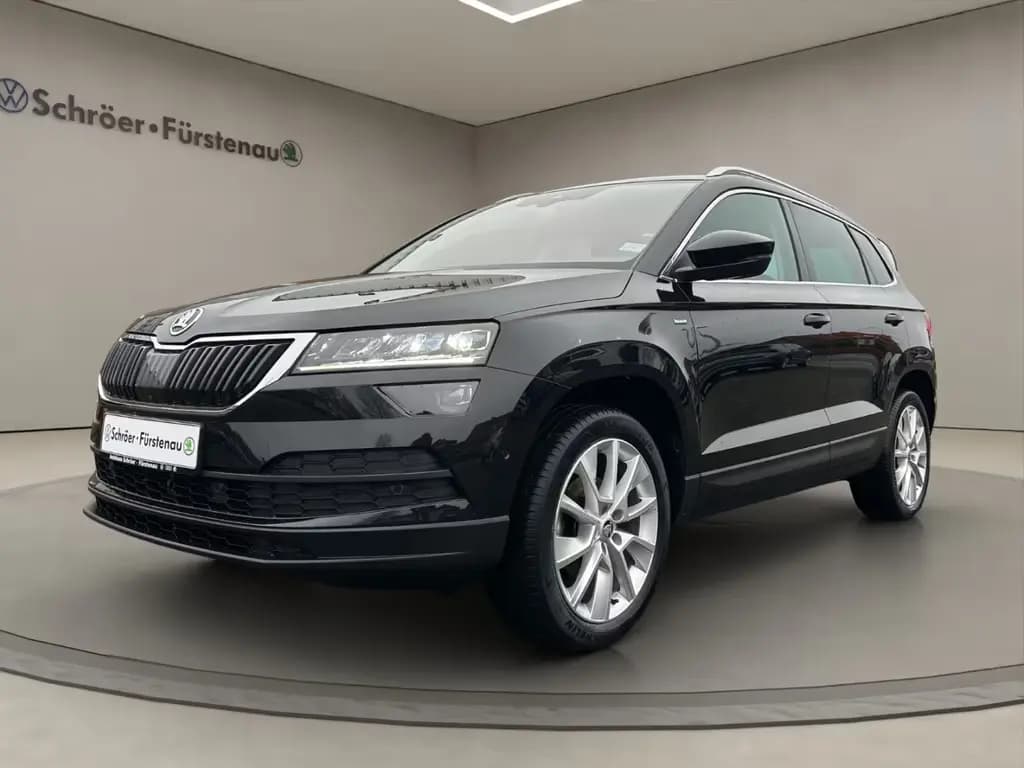 Main__Slider__Photo:Skoda Karoq Clever 1.5 TSI DSG (AHK/ACC/LED/Kamera) 08/2021-0