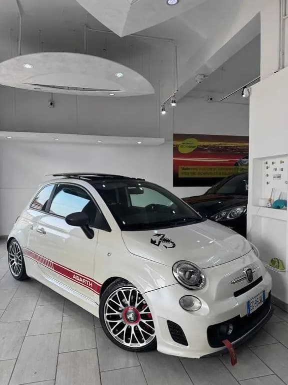 Main__Slider__Photo:Abarth 500 1.4 Turbo T-Jet 12/2011-0