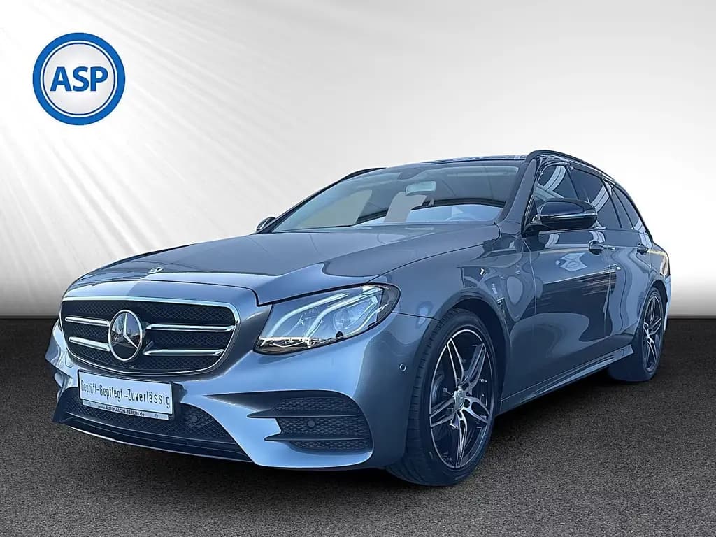 Main__Slider__Photo:Mercedes-Benz E 300 d T 9G-tronic AMG Line LED NAV SHZ RFK STHZ 08/2019-0
