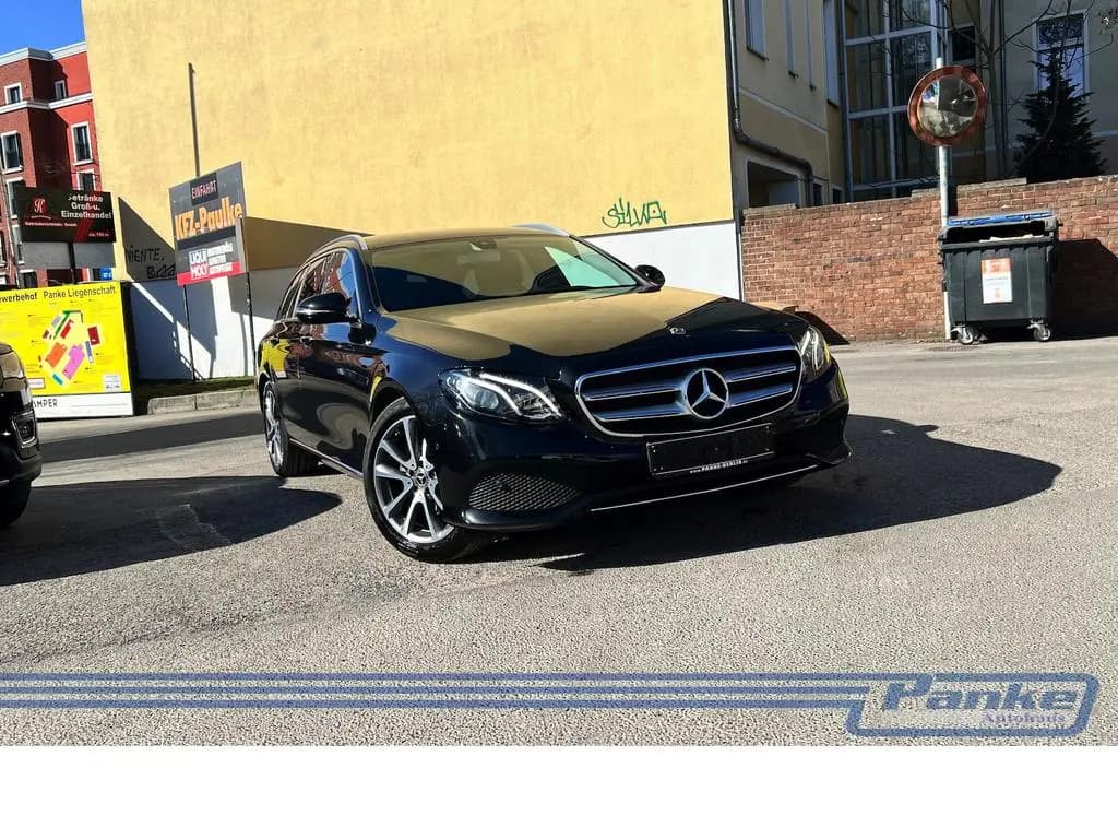 Main__Slider__Photo:Mercedes-Benz E-Class 200 T-Modell 9G*LED*RFK*NAV*SHZ*Ambient*TotW* 10/2018-0