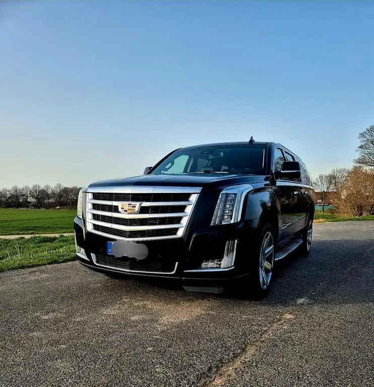 Main__Slider__Photo:Cadillac Escalade 6.2 V8 Platinum ESV Autom. 01/2015-1