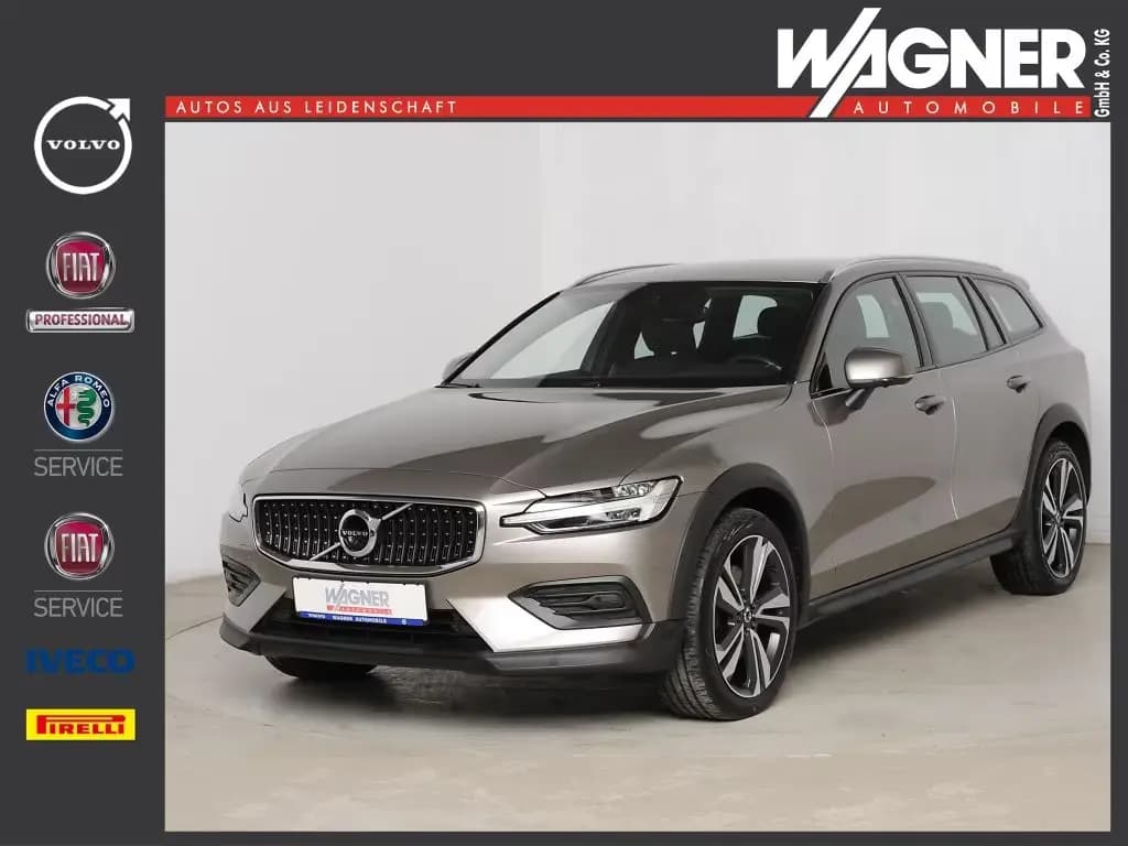 Main__Slider__Photo:Volvo V60 Cross Country B4 D AWD Geartronic Pro *AHK* 02/2022-0