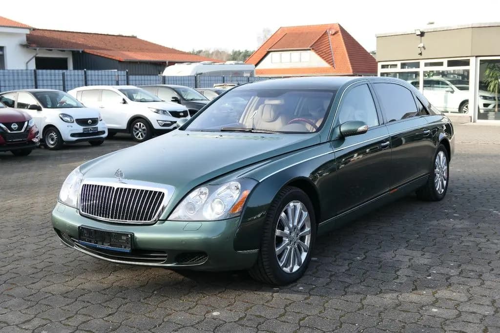 Main__Slider__Photo:Maybach 62 Trennwand/Distronic/ 10/2003-0