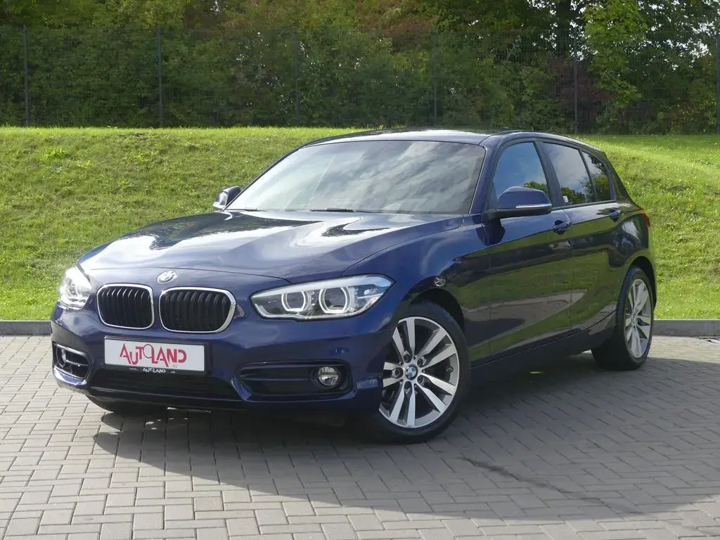 Main__Slider__Photo:BMW 118 i Sport Line LED Allwetter Sitzheizung Tempom 01/2019-1